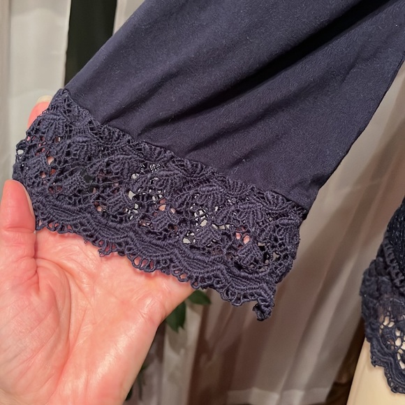 EUC Navy Chico’s lace blouse - Picture 5 of 16